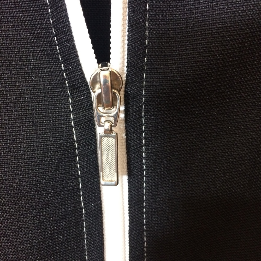 Nikki Vest - Picture 5 of 7